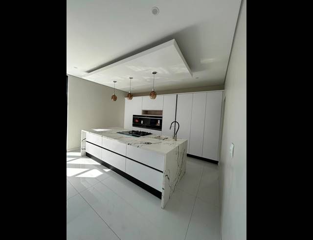 6 BEDROOM HOUSE FOR SALE IN SIX FOUNTAINS RESIDENTIAL ESTATE